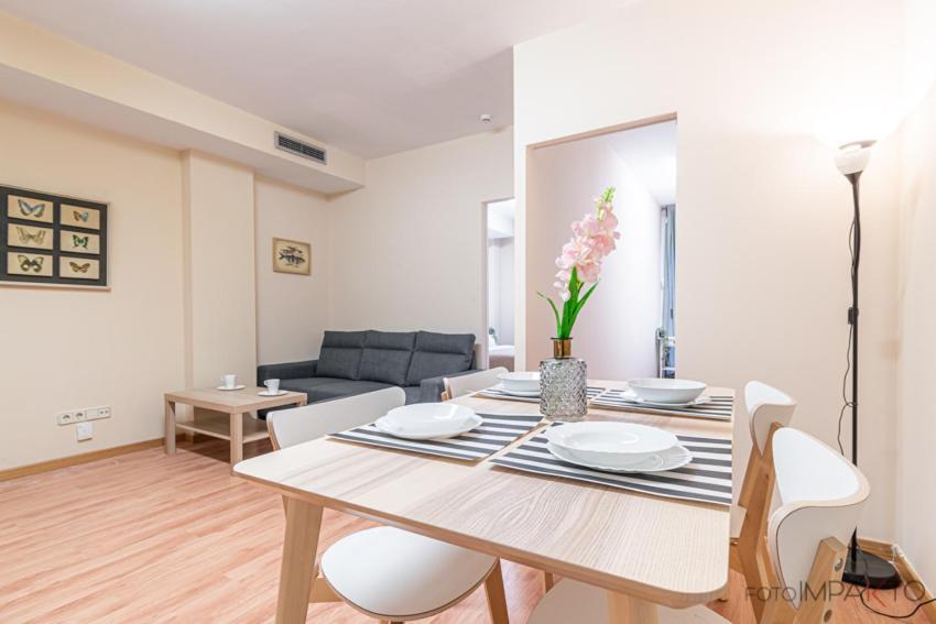 #10Oca6 - Apartamento En Vista Alegre Madrid Exterior photo